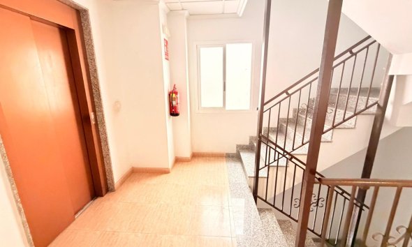Revente - Apartment -
Torrevieja - Centro - Muelle Pesquero