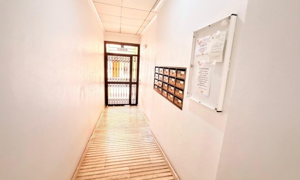Revente - Apartment -
Torrevieja - Centro - Muelle Pesquero