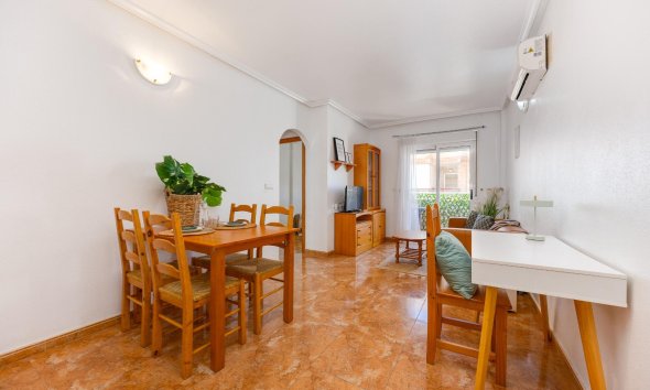 Revente - Apartment -
Torrevieja - Centro