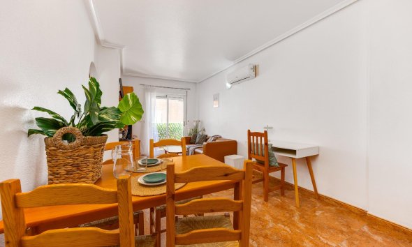 Revente - Apartment -
Torrevieja - Centro