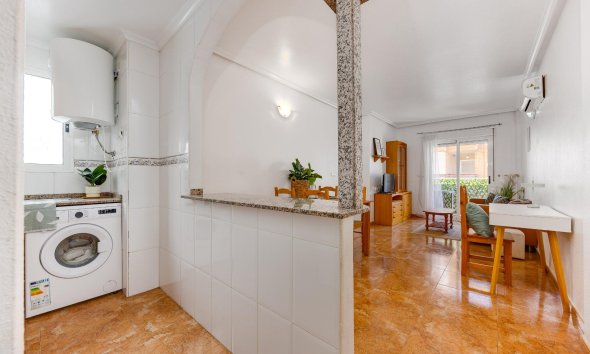 Revente - Apartment -
Torrevieja - Centro