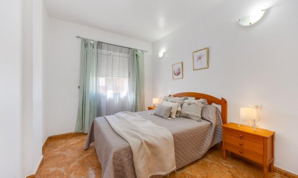 Revente - Apartment -
Torrevieja - Centro