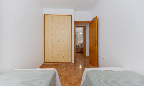 Revente - Apartment -
Torrevieja - Centro