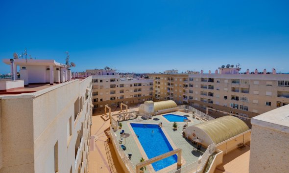 Revente - Apartment -
Torrevieja - Centro