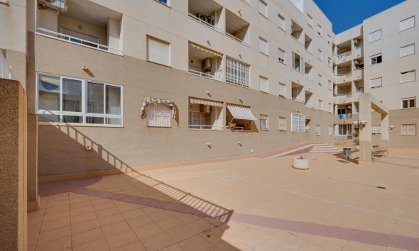 Revente - Apartment -
Torrevieja - Centro