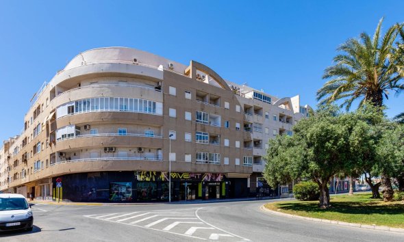 Revente - Apartment -
Torrevieja - Centro