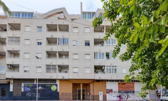 Revente - Apartment -
Torrevieja - Centro