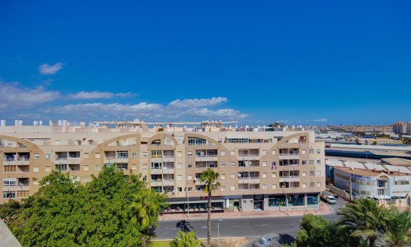 Revente - Apartment -
Torrevieja - Centro