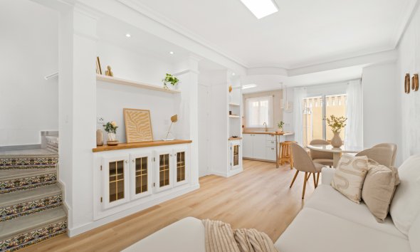 Revente - Town House -
Villamartin - Costa Blanca
