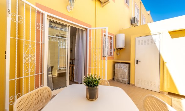 Revente - Town House -
Villamartin - Costa Blanca