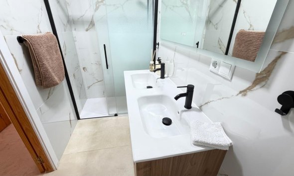 Revente - Duplex -
Torrevieja - Playa De Los Naufragos