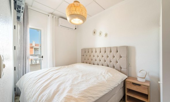 Revente - Duplex -
Torrevieja - Playa De Los Naufragos