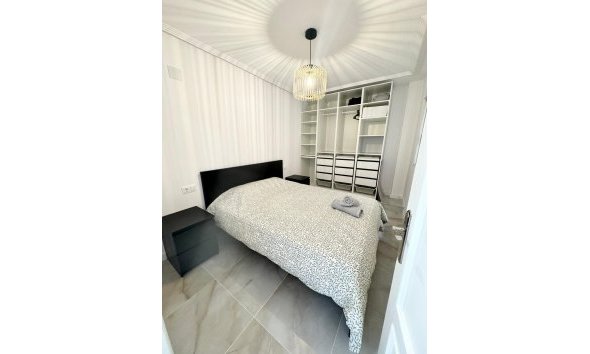Reventa - Apartment -
Torrevieja - Centro
