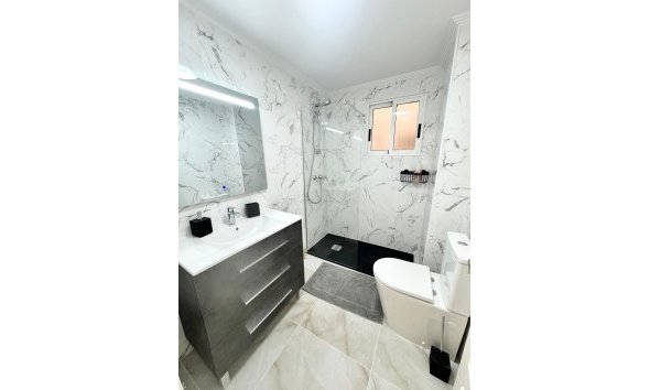 Reventa - Apartment -
Torrevieja - Centro