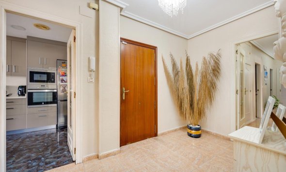 Reventa - Apartment -
Torrevieja - Centro