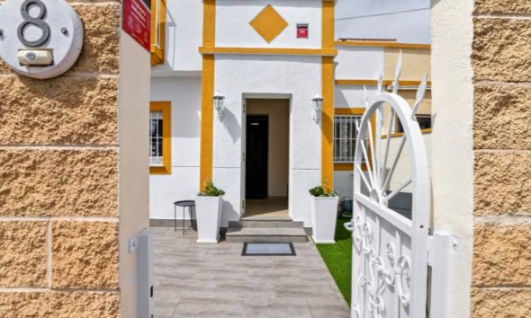 Resale - Town House -
Torrevieja - Costa Blanca