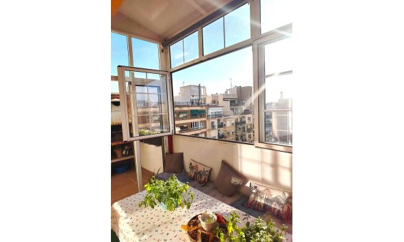 Revente - Apartment -
Torrevieja - Centro