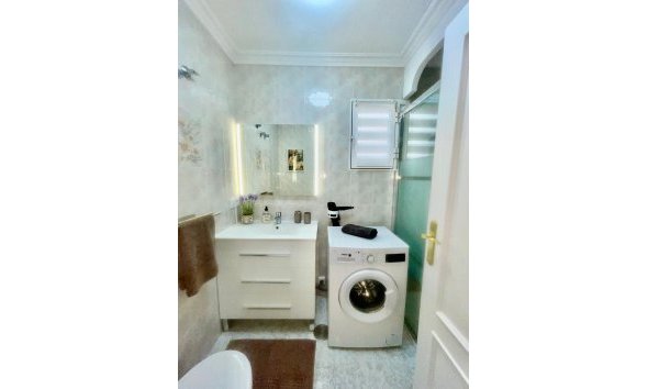 Revente - Apartment -
Torrevieja - Estacion De Autobuses