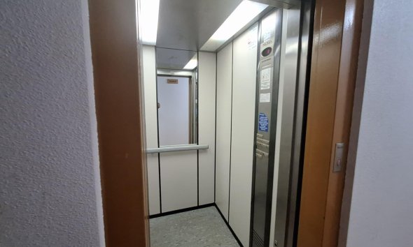 Resale - Apartment -
Torrevieja - Playa de los Locos