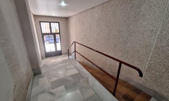 Resale - Apartment -
Torrevieja - Playa de los Locos