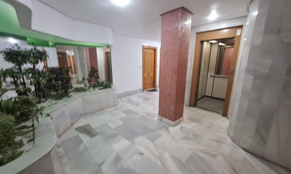 Resale - Apartment -
Torrevieja - Playa de los Locos