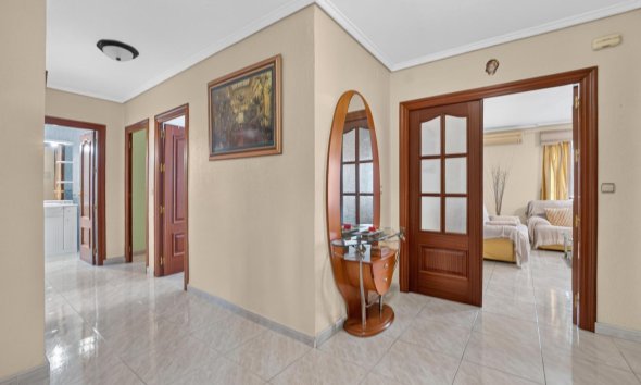 Revente - Apartment -
Torrevieja
