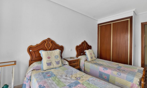 Revente - Apartment -
Torrevieja