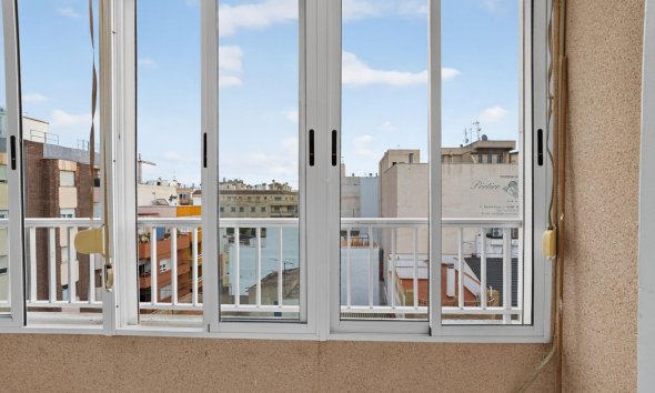 Revente - Apartment -
Torrevieja