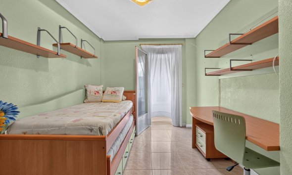 Revente - Apartment -
Torrevieja