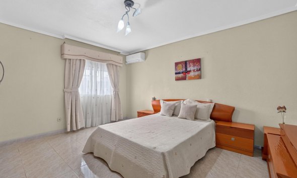 Revente - Apartment -
Torrevieja