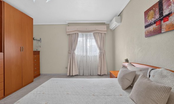Revente - Apartment -
Torrevieja
