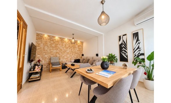 Resale - Town House -
Daya Nueva - Costa Blanca