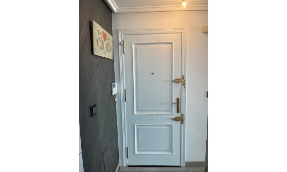 Resale - Apartment -
Torrevieja - Centro