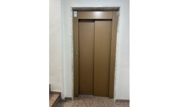 Resale - Apartment -
Torrevieja - Centro