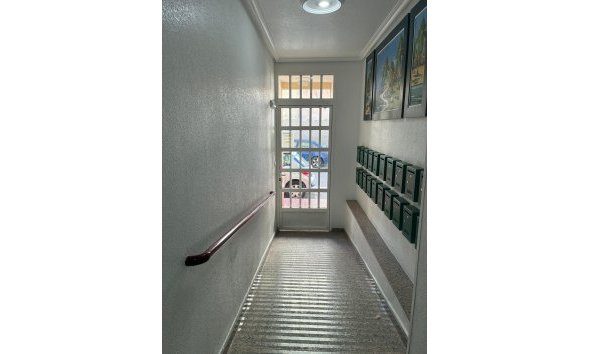 Resale - Apartment -
Torrevieja - Centro