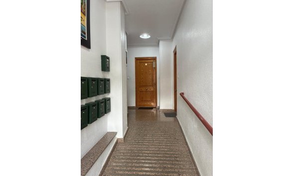 Resale - Apartment -
Torrevieja - Centro