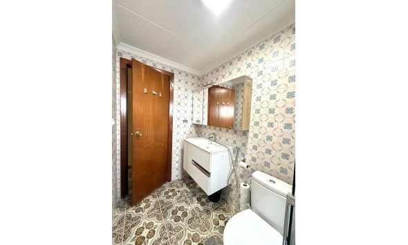 Resale - Apartment -
Torrevieja