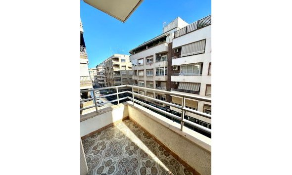 Resale - Apartment -
Torrevieja