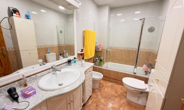 Revente - Apartment -
Torrevieja - Centro