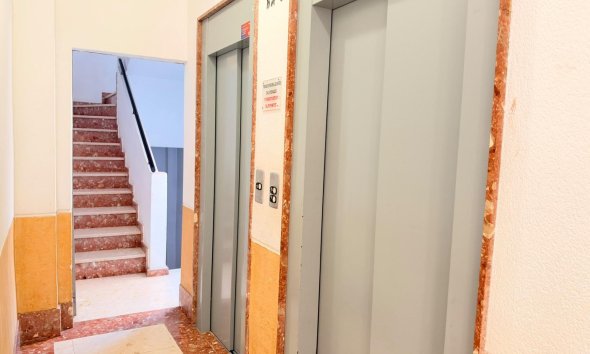Revente - Apartment -
Torrevieja - Centro