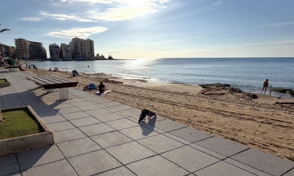 Revente - Apartment -
Torrevieja - Las Piscinas Naturales
