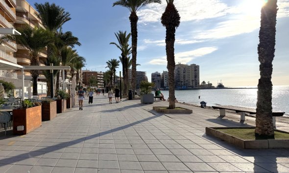 Revente - Apartment -
Torrevieja - Las Piscinas Naturales