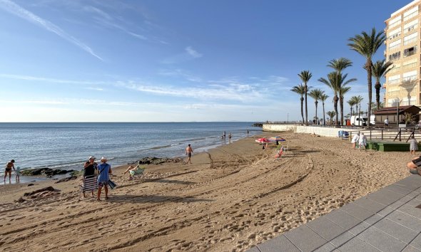 Revente - Apartment -
Torrevieja - Las Piscinas Naturales