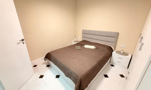Revente - Apartment -
Torrevieja - Centro