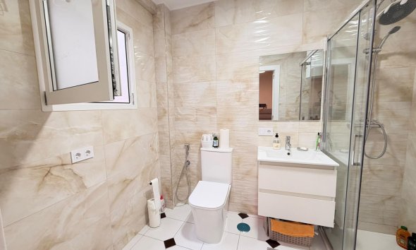 Revente - Apartment -
Torrevieja - Centro