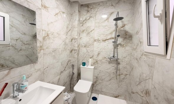 Revente - Apartment -
Torrevieja - Centro