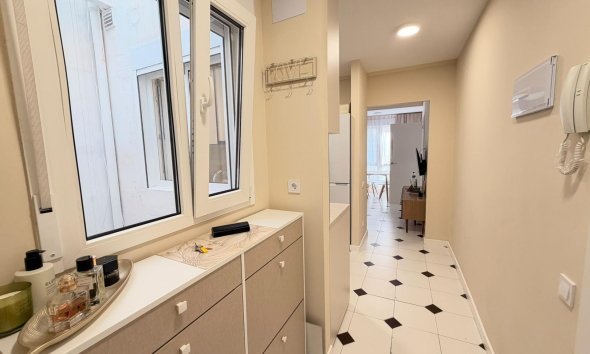Revente - Apartment -
Torrevieja - Centro