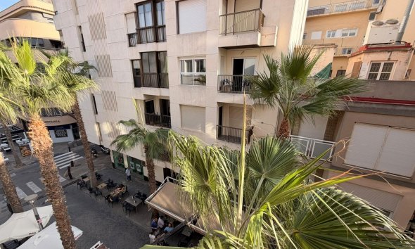 Revente - Apartment -
Torrevieja - Centro