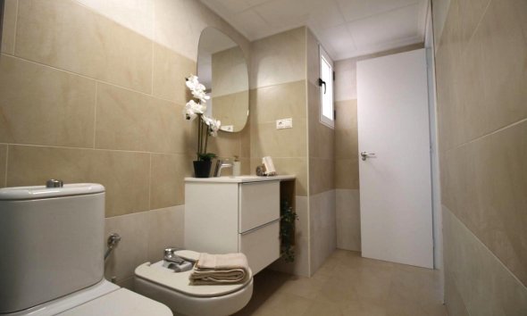 Revente - Apartment -
Torrevieja - Centro