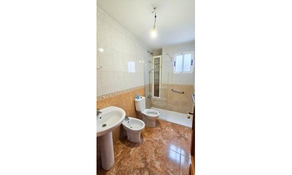 Revente - Apartment -
Torrevieja - Centro